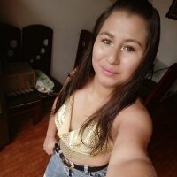 anyela_04 অফলাইন চ্যাট রুম