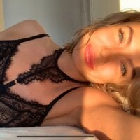 SugarBlonde's Offline Chat Room