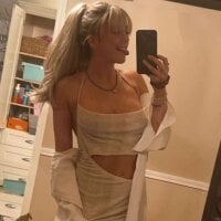 AvaAtNightLive Webcam