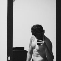 xslimboysex webcam model