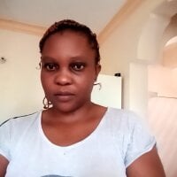 Browngal_7 Adlı Modelin Çevrimdışı Sohbet Odası