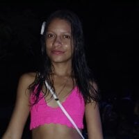 MonnicaBelucci webcam model