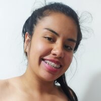 fernandahot2121's Offline Chat Room