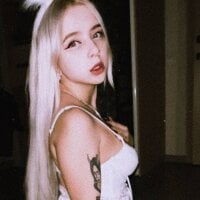 Alice_Halle's Profile Pic