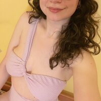 delicatecherub's Offline Chat Room