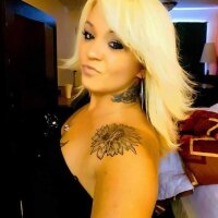 boocandy90's Offline Chat Room