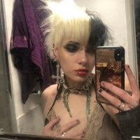 glitterqueen99's Offline Chat Room