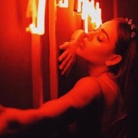 Greengirl123's Offline Chat Room