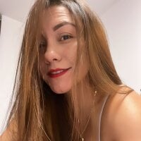 latina_cum21 model avatar