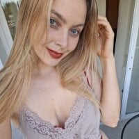 IzzyAzaleeaLive Webcam