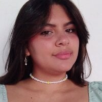 katthy_22 Adlı Modelin Çevrimdışı Sohbet Odası