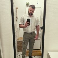 tomluckies model avatar