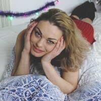 JuliaKross' Offline Chat Room