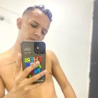 ห้องแชทออฟไลน์ของ Dominic1005Br