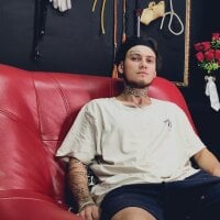 BryanDirtyBoy Adlı Modelin Çevrimdış ı Sohbet Odası