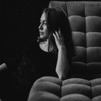 Born_to_shine_'s Offline Chat Room