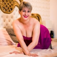 LadyDeeDee's Offline Chat Room