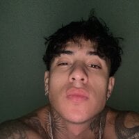Offline chatovací místnost TheHeavenYoungBoy