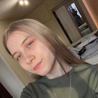 LynetGillim webcam model