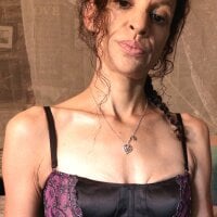 Stepmomisfreaky's Offline Chat Room