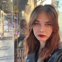 LisaDrake webcam model