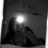Hot_girl_dinaLive Webcam
