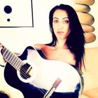 غرفة دردشة KendraJackson دون اتصال