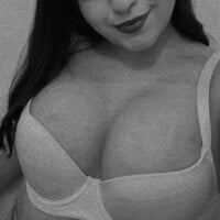 Valecita_SexMor15's Offline Chat Room