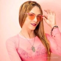 laura_latinhot1