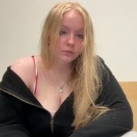 naughtyzoey webcam model