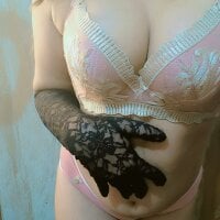 queenbuggi webcam model
