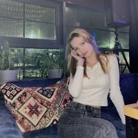 ReginaJamesLive Webcam