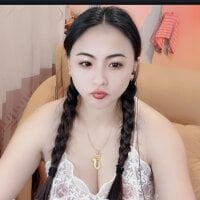 J9Petty model avatar