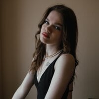 emilia_fay's Profile Pic