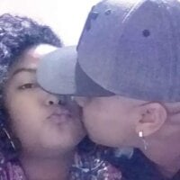 CoupleLesbian25's Offline Chat Room