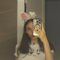 Mirraana webcam model