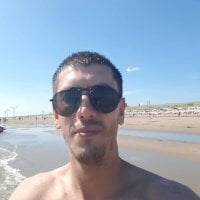 alexxxxxxxx84's Offline Chat Room