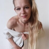Jessy_Sexy's Offline Chat Room