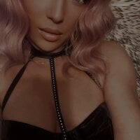 Sexy_Cute_Evie's Avatar Pic