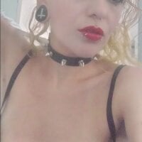 Carly328a's Avatar Pic