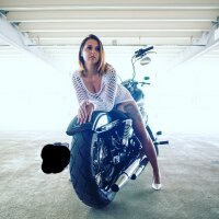 celine876's Offline Chat Room