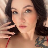 MiaHolland offline chat-rom