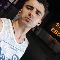 StripAza's Offline Chat Room