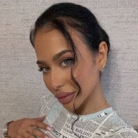 MonicaBondi's Offline Chat Room