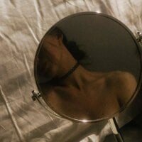 DesireKira webcam model