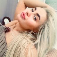 AlexaVibesShow webcam model
