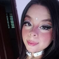 Chloe_Bakerr