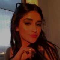 briana_golden1 অফলাইন চ্যাট রুম