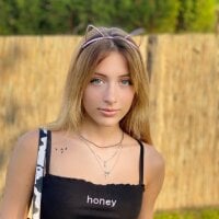 Tina_Nappi18's Offline Chat Room