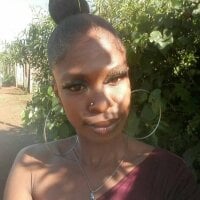 Slender18X Adlı Modelin Çevrimdışı Sohbet Odası